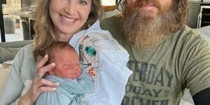 “Duck Dynasty’s” Jase and Missy Robertson with tears in their eyes make the sad announcement…